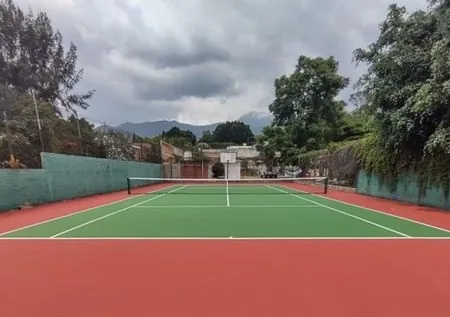 Cancha de tenis privada en Oaxaca de Juárez pintada por PLAYKO